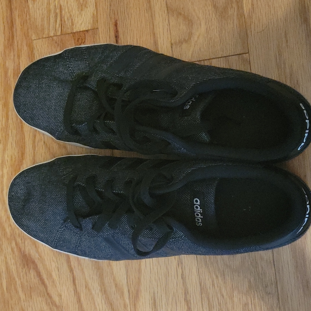 Adidas casual shoes